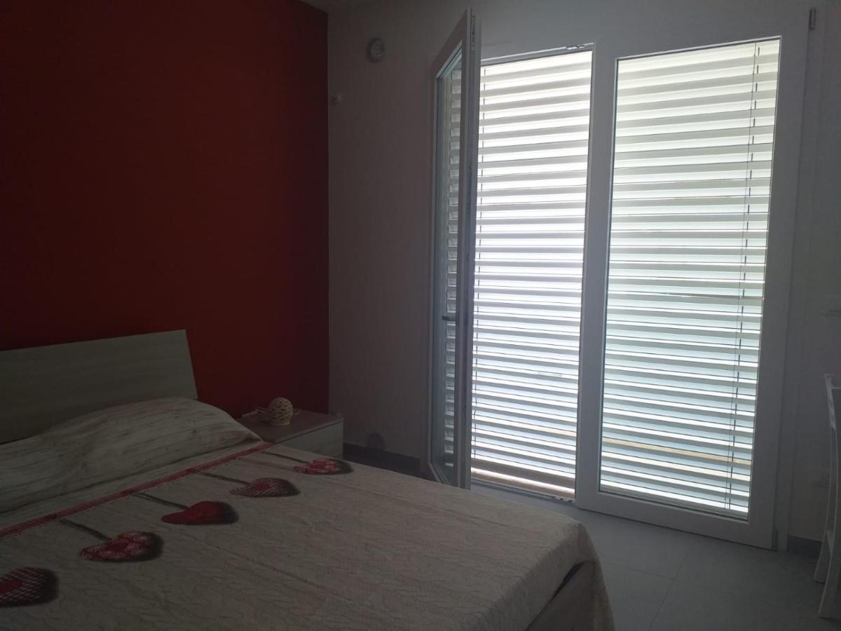 La Bussola Hotell Porto Cesareo Exteriör bild
